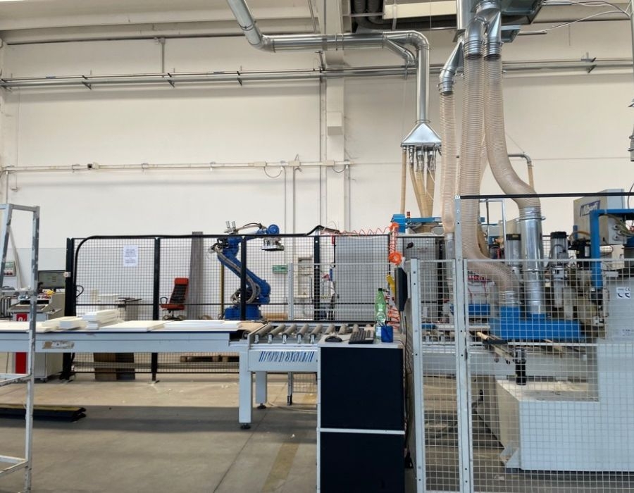 Interno fabbrica Comerlegno